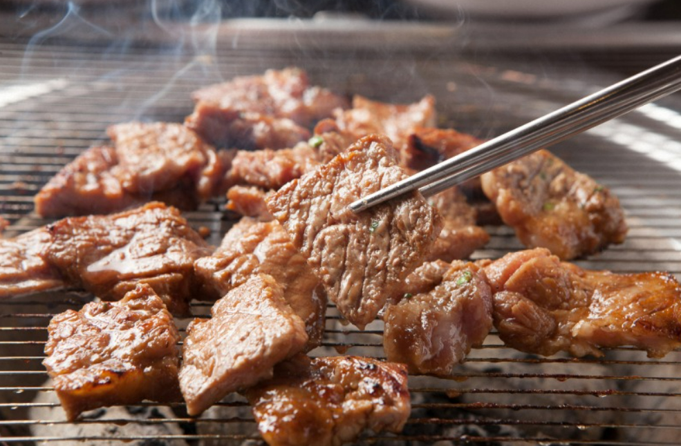 [강동구 성내동] 불타 웃는 도야지 성내점