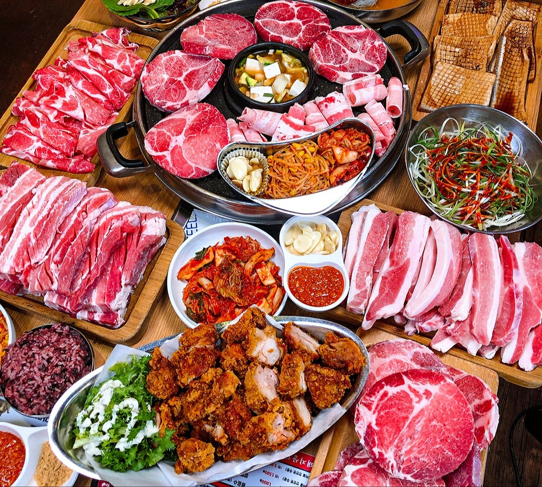 [홍대입구역] 강남 돼지상회 무한리필 홍대점