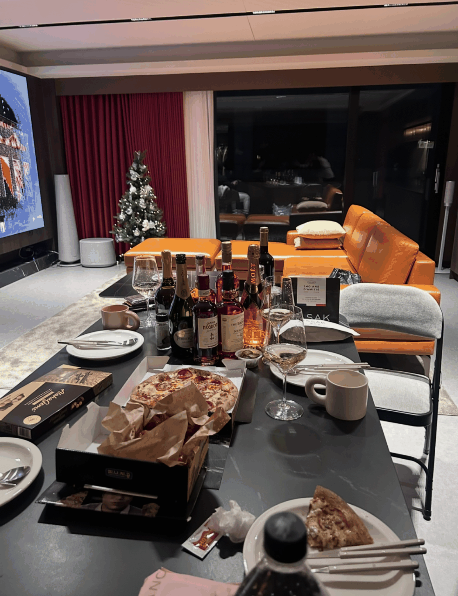 [신사역] 인더레스팅