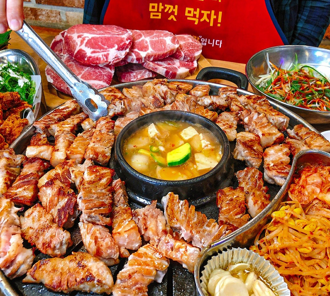 [홍대입구역] 강남 돼지상회 무한리필 홍대점