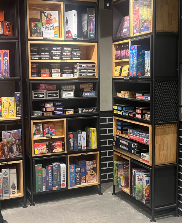 [서울대입구역] 보드게임카페 레드버튼 서울대입구역점